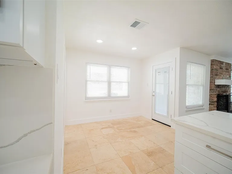 4815 Caris St — Photo 10