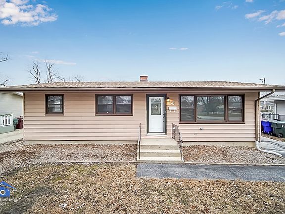 2nd image of 38 Blackhawk Dr