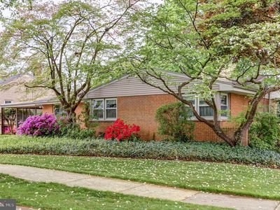 48 Center Dr, Camp Hill, PA, 17011