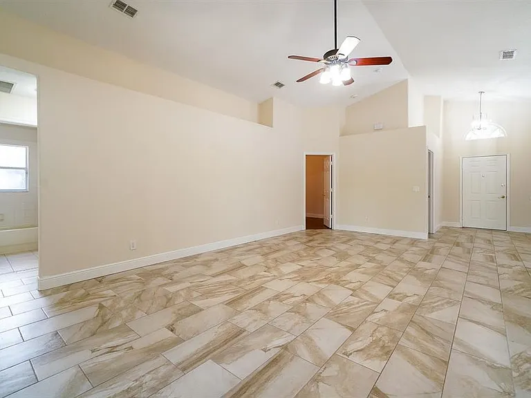 13518 Briarmoor Ct — Photo 8