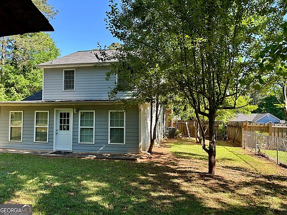 4th image of 309 Windsor Walk SE