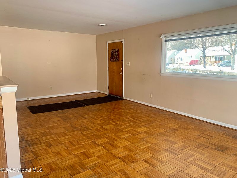 5th image of 1540 Clifton Park Road