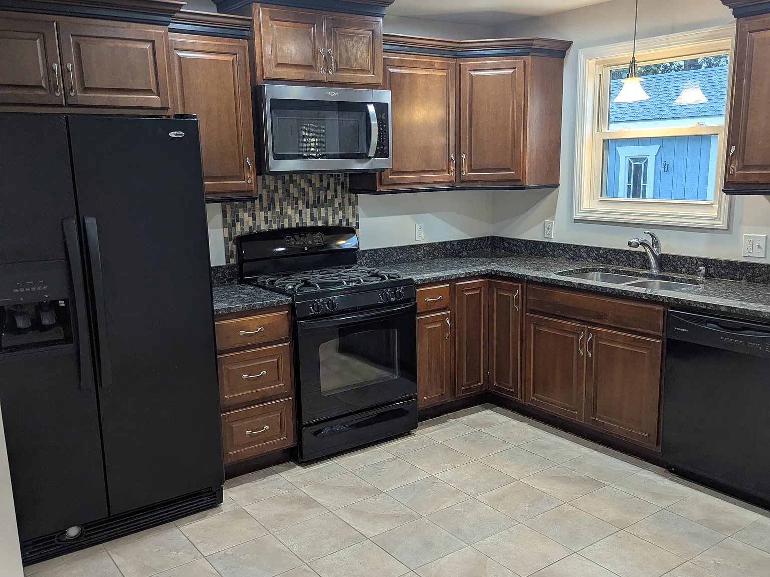 2 bed, 1.5 bath, 980 sqft, $2,200 — Photo 4