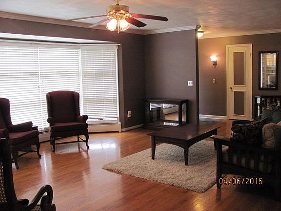 4th image of 153 Orchard Hill Dr