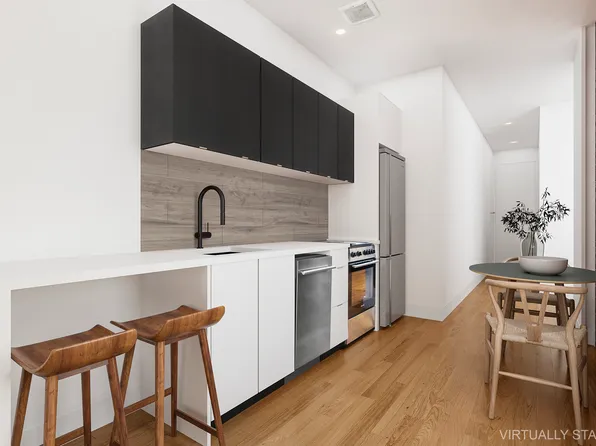 385 Chauncey Street 2L image 2 of 14