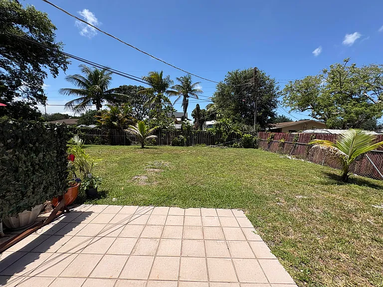 6111 SW 31st St #E — Photo 29