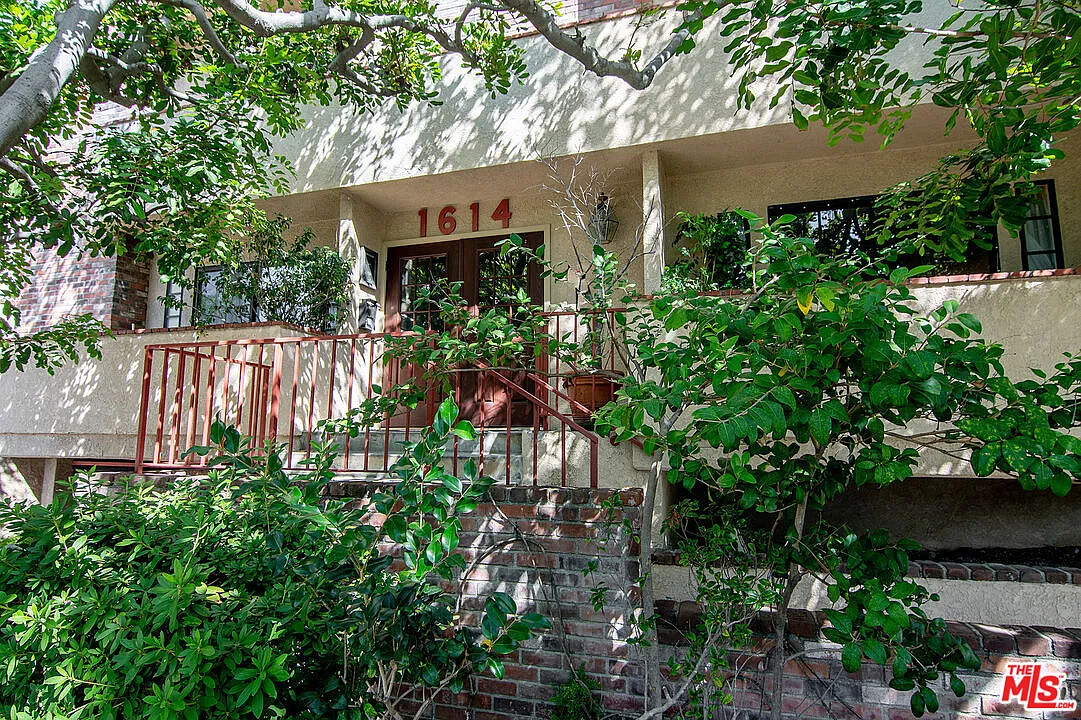 2 bed, 2.0 bath, 1492 sqft, $4,500 — Photo 3