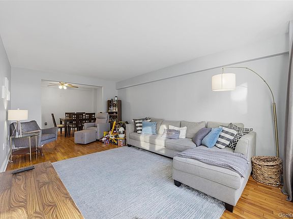 5th image of 21 Fairview Avenue #426