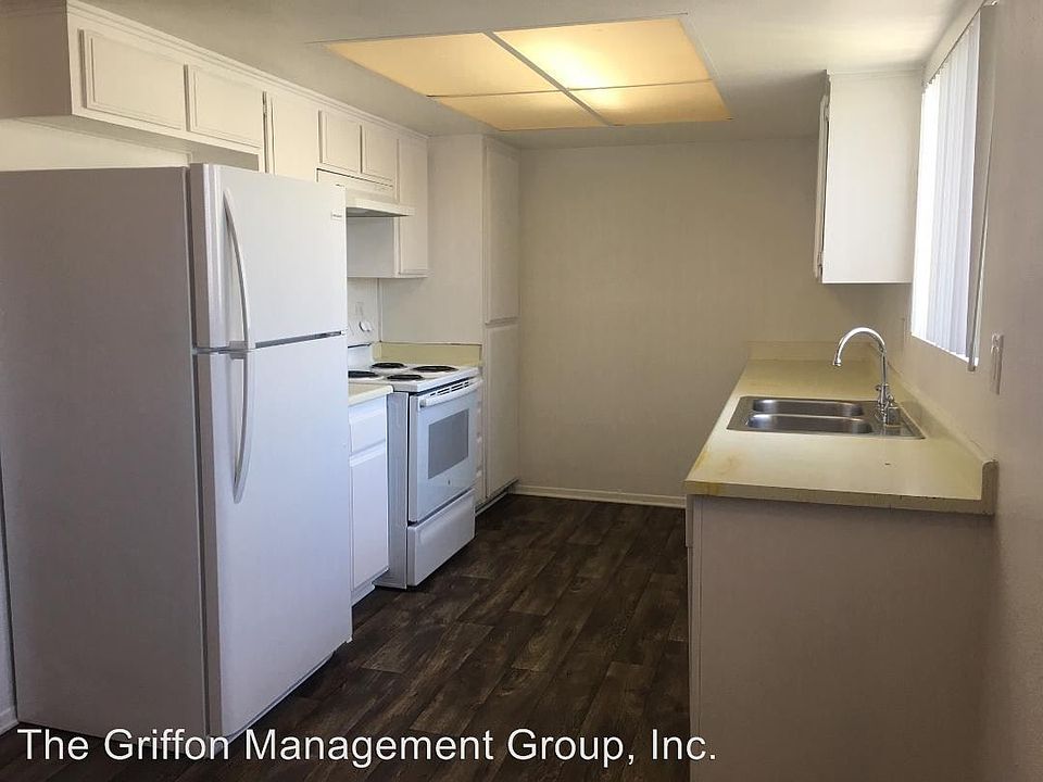 1st image of 233 N Inez St APT 3