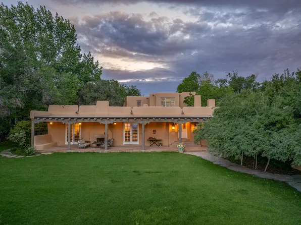 5200 Old Santa Fe Trl, Santa Fe, NM 87505