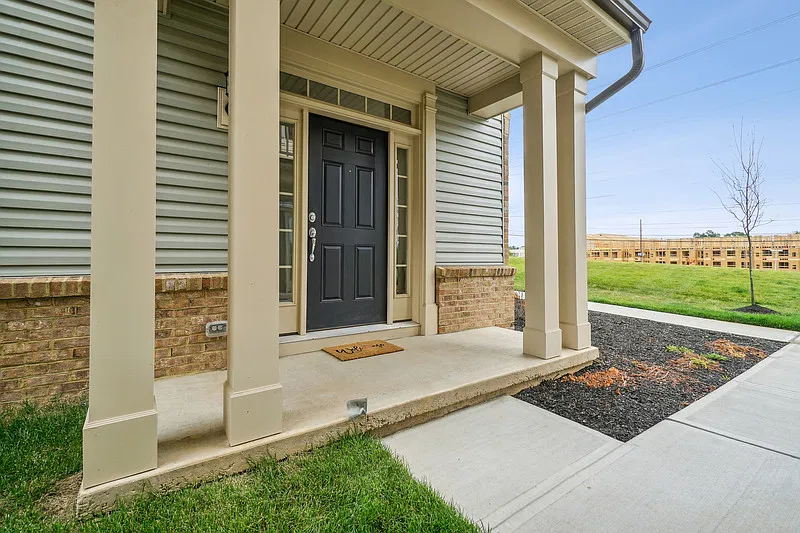 4 bed, 3.5 bath, 1950 sqft, $5,000 — Photo 4