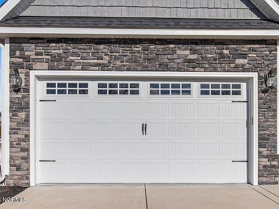 3rd image of 521 Walnut Creek Drive