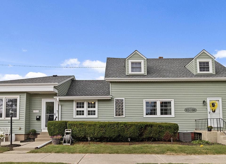 1st image of 1319 Marquette AVENUE
