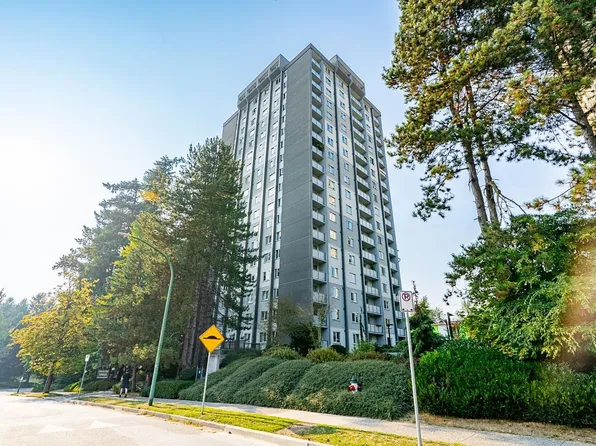 9541 Erickson Dr #704, Burnaby, BC V3J 7N8