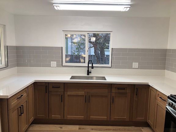 4th image of 1205 Saint Charles Ter