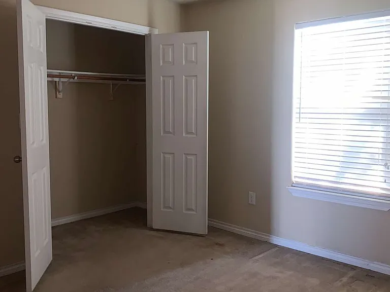 927 Parkplace Rdg — Photo 4
