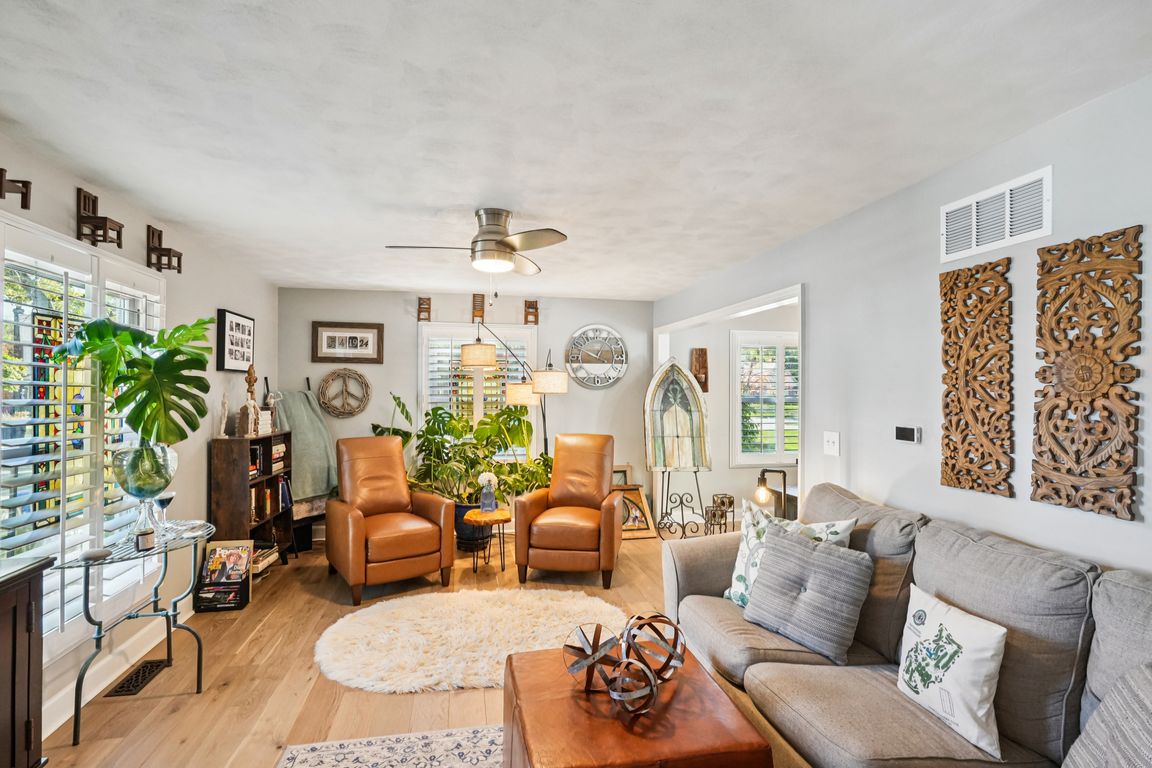 next background image