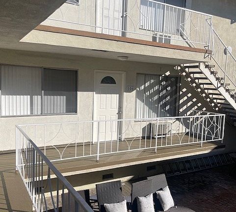 4th image of 5336 Kester Ave #106