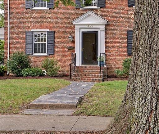 3rd image of 1520 Greycourt Ave