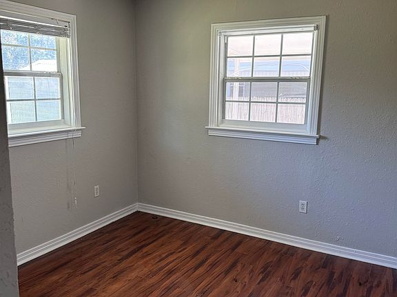 5th image of 401 Fortuna Ave