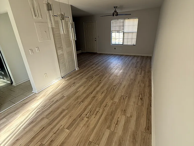 Flagstone Way — Photo 5