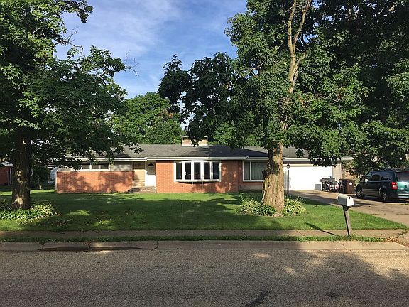 3rd image of 727 N Town Ave