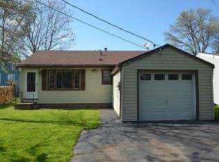 29 North Dr, Rochester, NY 14612