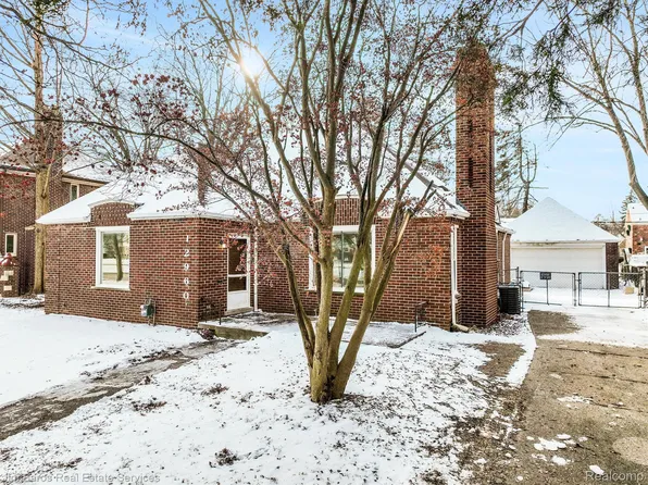 12960 E Outer Dr, Detroit, MI 48224