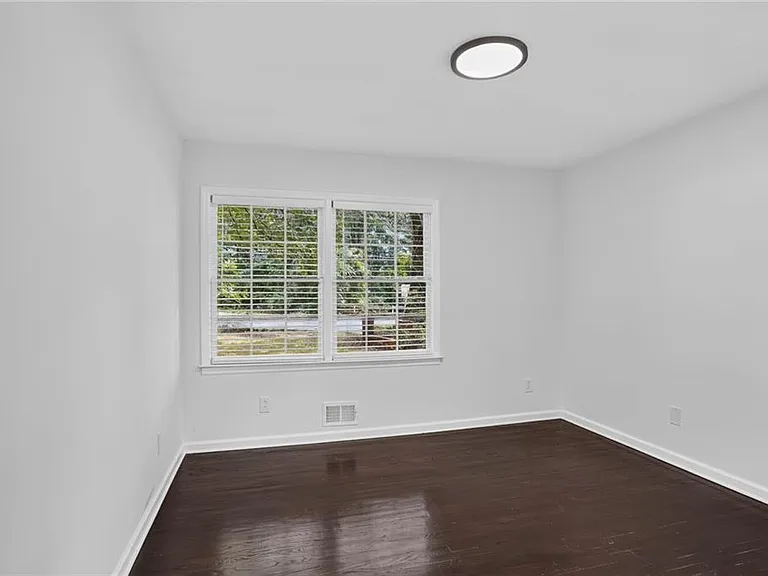 2495 Whites Mill Rd — Photo 17