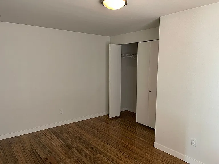 6408 Phinney - Located at the top of Phinney Ridge — Photo 17