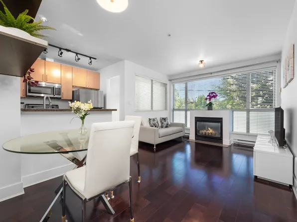 2680 Arbutus St #204, Vancouver, BC V6J 5L8