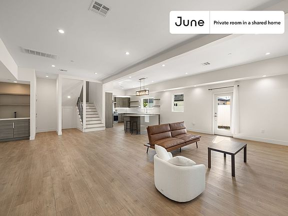 5th image of 5637 Riverton Ave #D