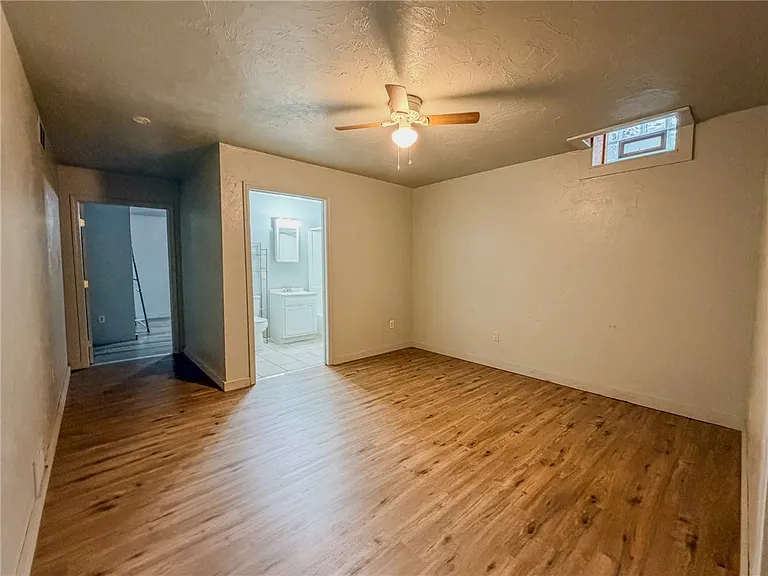 548 Hansen Ave #9 — Photo 6