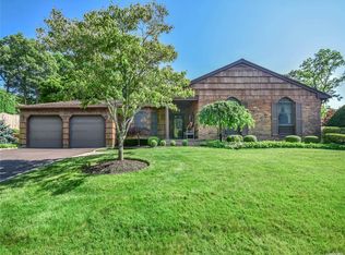 4 Pike Ct, Northport, NY 11768