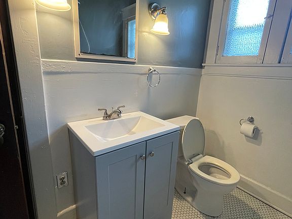 3rd image of 151 Saranac Ave APT 2