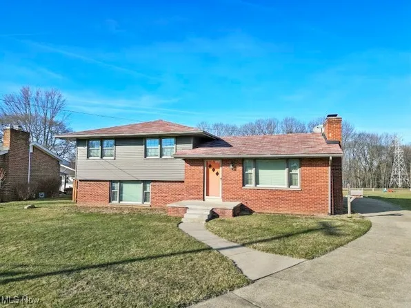 2632 Algonquin Dr, Poland, OH 44514