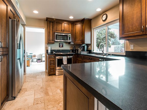 2nd image of 5831 Antigua Blvd