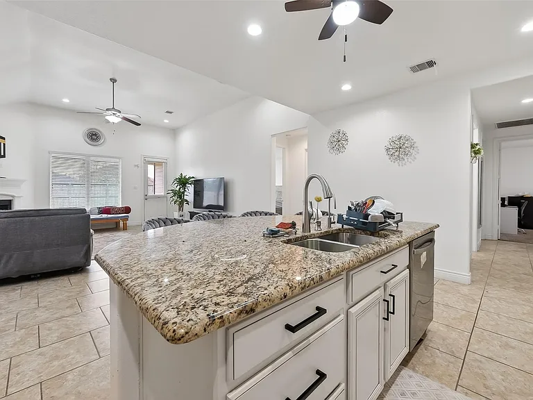 6515 Sterling Shores Ln — Photo 14