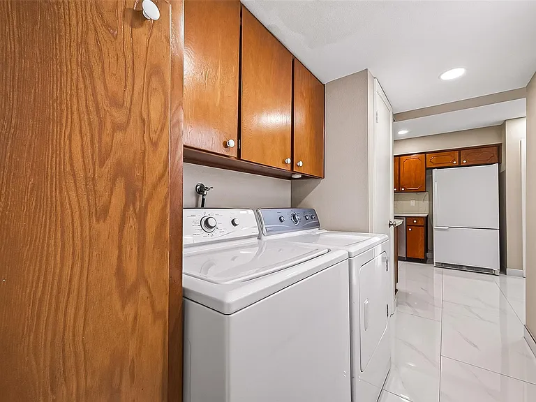 6649 De Moss Dr #649 — Photo 22