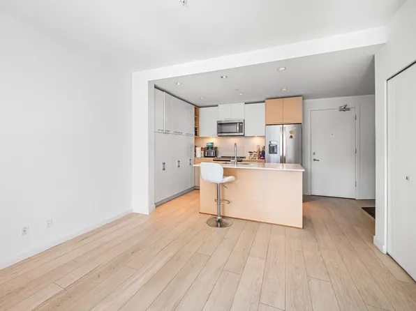 10603 140th St #314, Surrey, BC V3T 0M8