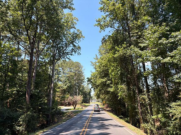 4th image of 3514 Airport Rd SE