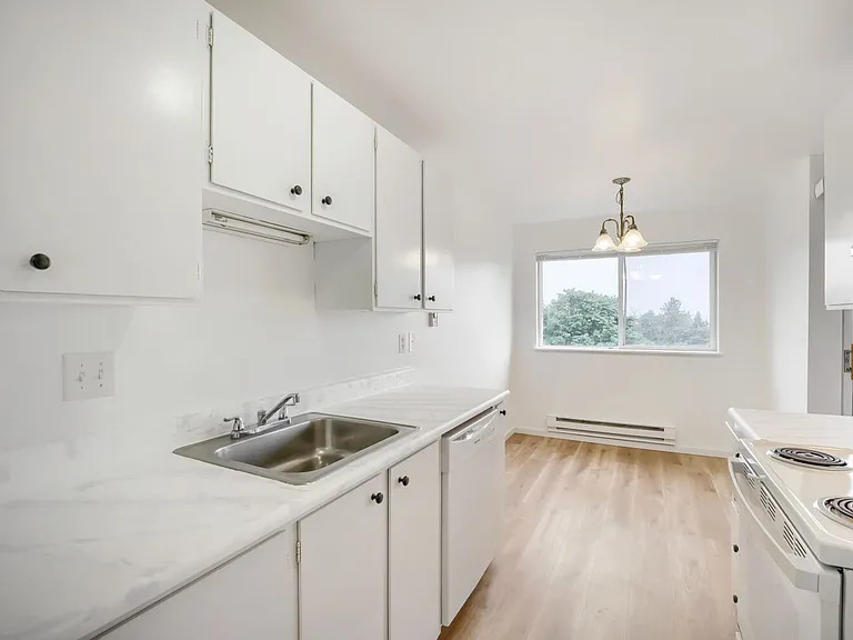 Sunset View Apartments — Photo 3