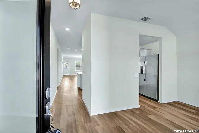 3 bed, 2.0 bath, 1634 sqft, $1,900 — Photo 3