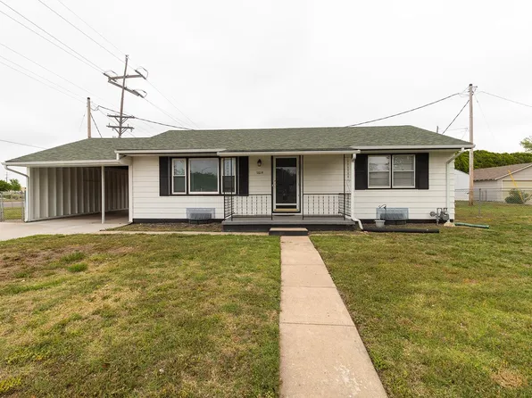 1614 Pleasant St, Hutchinson, KS 67501
