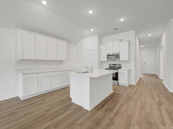 3rd image of 1168 Limestone Ridge