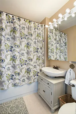 Sold by Weichert Manhattan Midtown | media 18