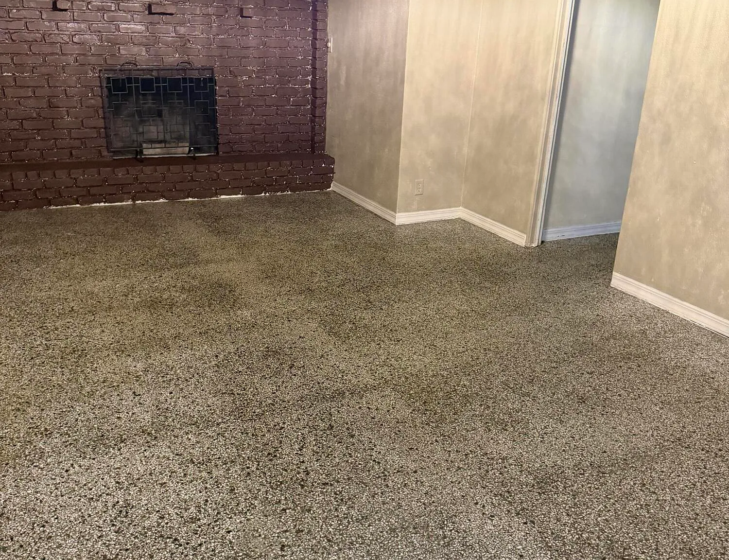 3 bed, 1.0 bath, 1269 sqft, $1,600 — Photo 4