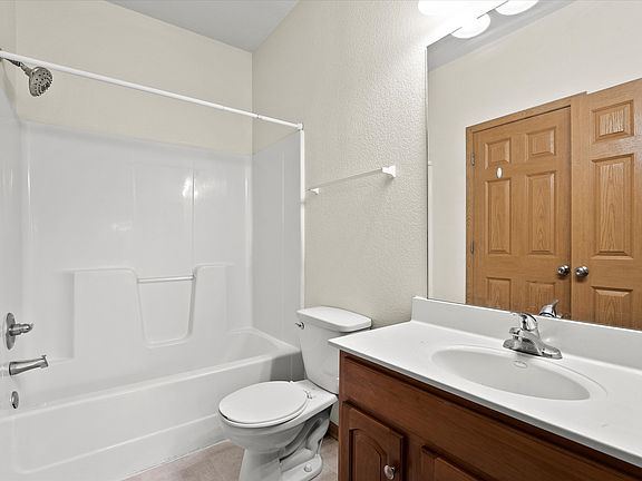 3rd image of 10349 Parkview Ave #1