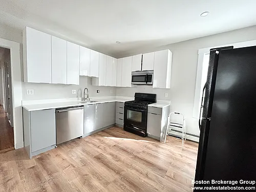 24 Willis St Photo 1