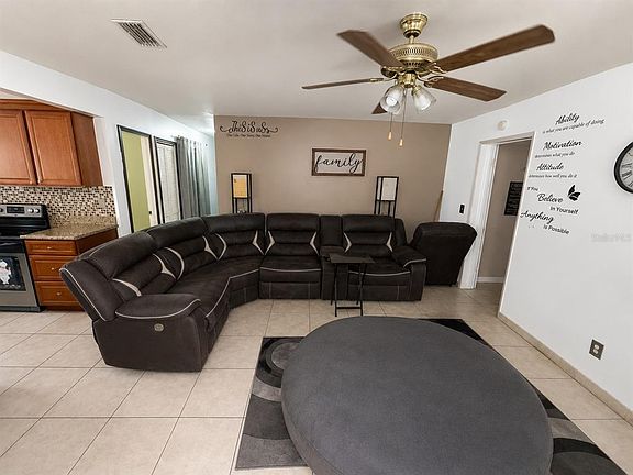 4th image of 7507 W CARACAS STREET